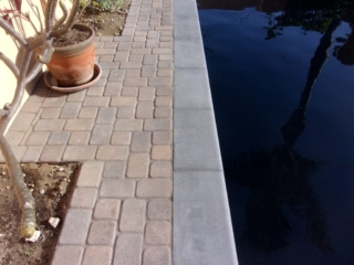 Han-Crete Graphite Coping Orco Antique Cobble pavers Chateau