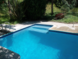 Alan Smith Pool Plastering & Remodeling | Crystal Blue Plaster & Quartz