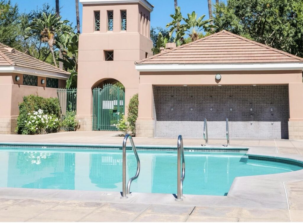 Pebble Tec vs Quartz Pool Finish: Which is Right for You?